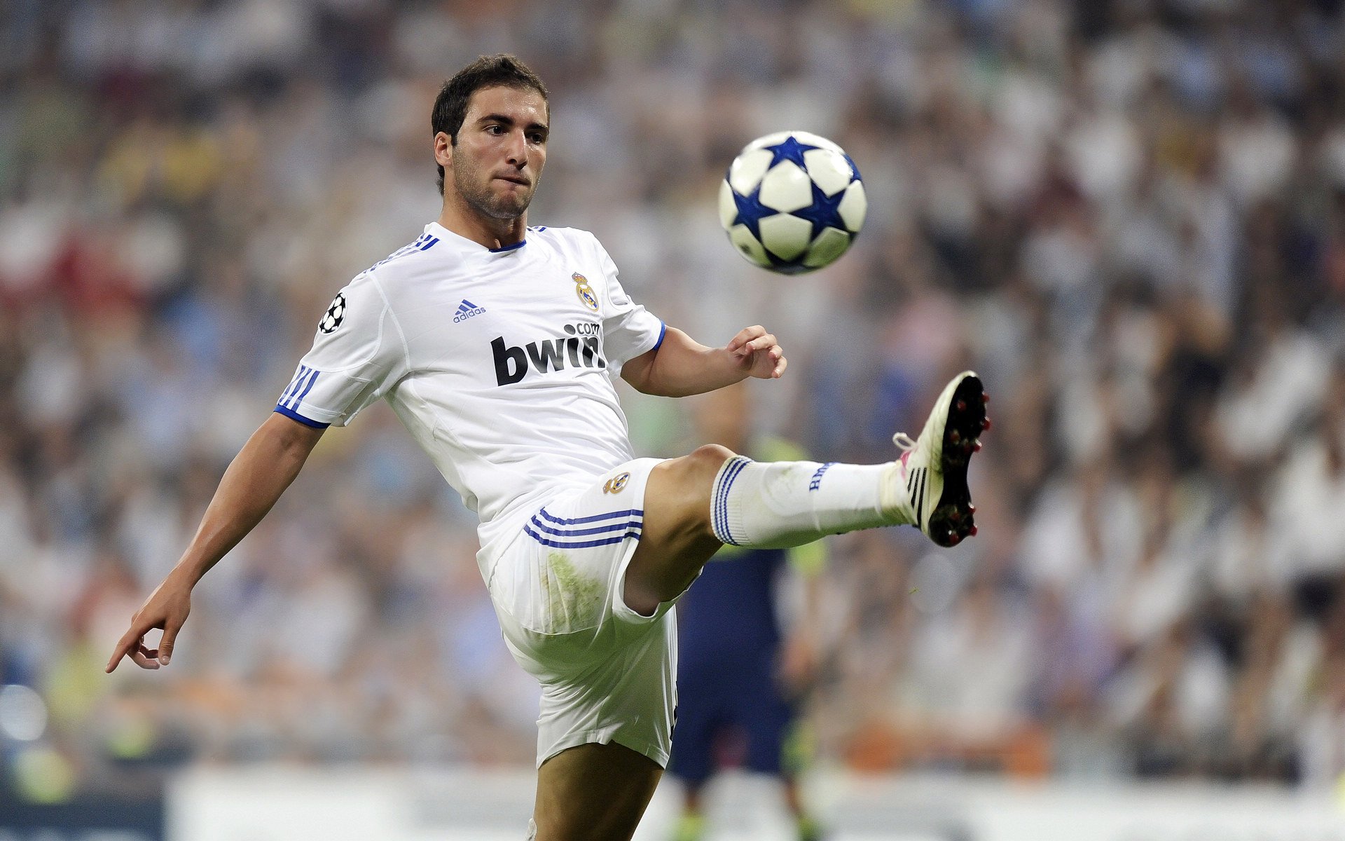 欧冠：巴黎客场四球横扫布鲁日 梅西内马尔姆巴佩合体大爆发